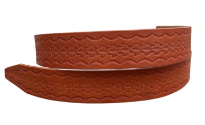 Колан от естествена кожа. Изработва се по поръчка с избрана от вас катарама.