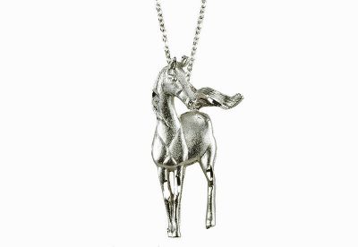 Посребрено колие с кон. Произведено в САЩ / Western Express